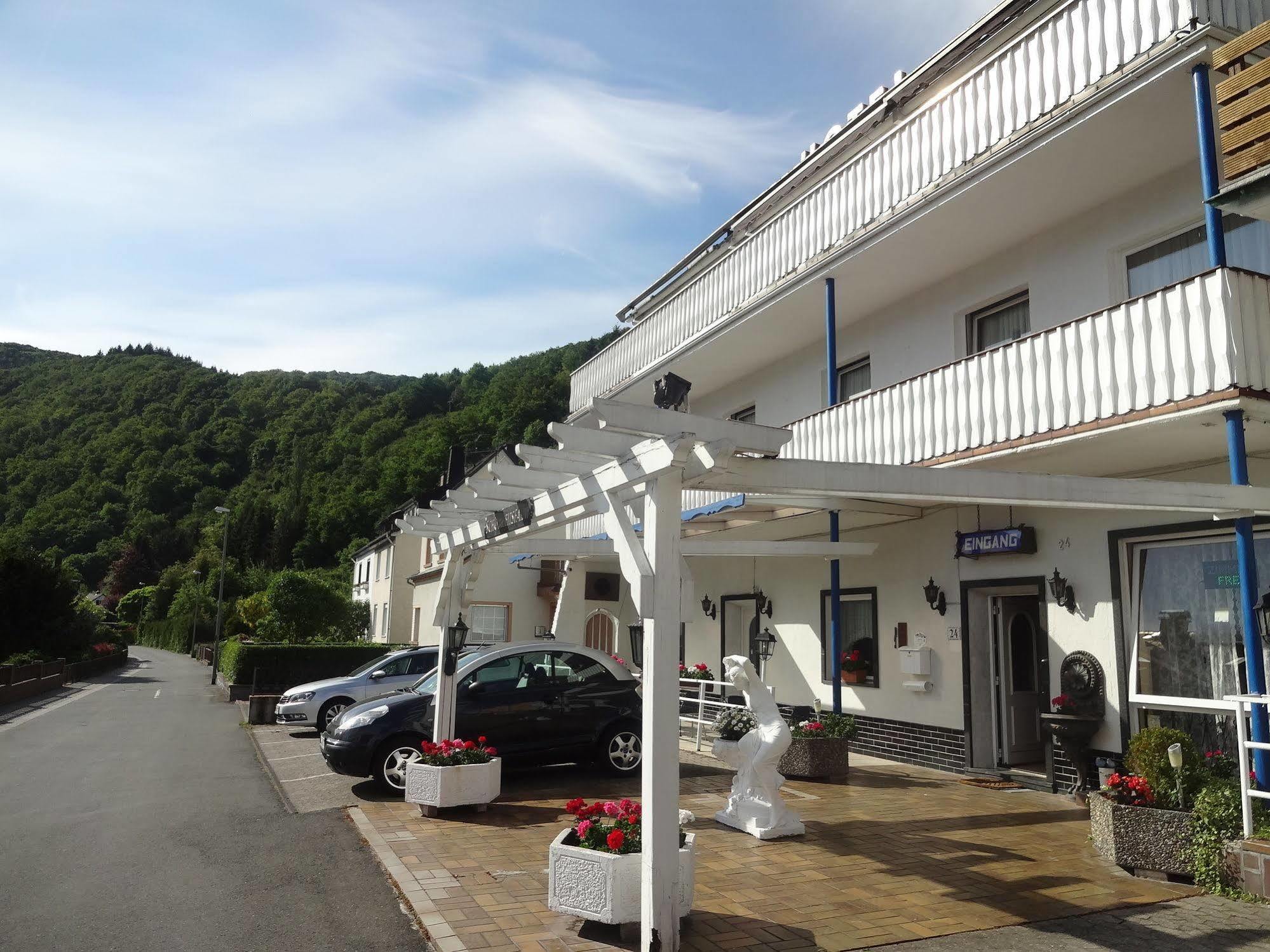 Fachbach Star Hotel المظهر الخارجي الصورة