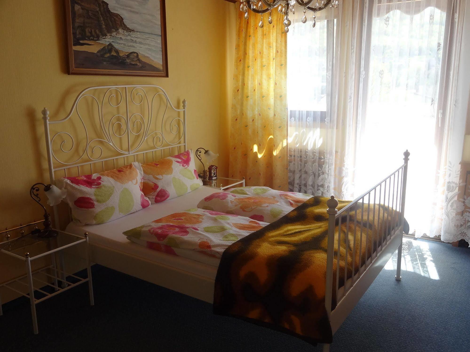 Fachbach Star Hotel المظهر الخارجي الصورة